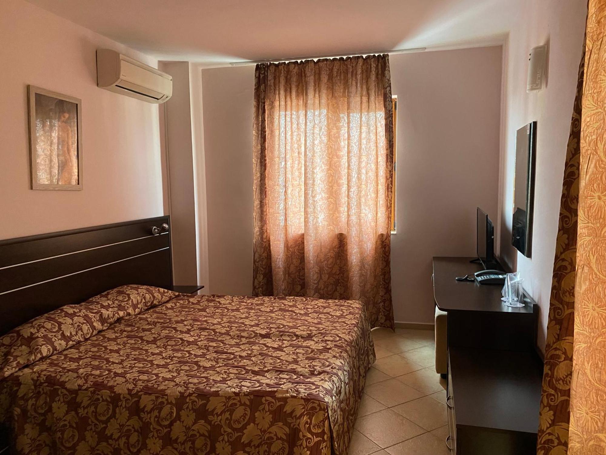 Hotel Atol Slantschew brjag Exterior foto